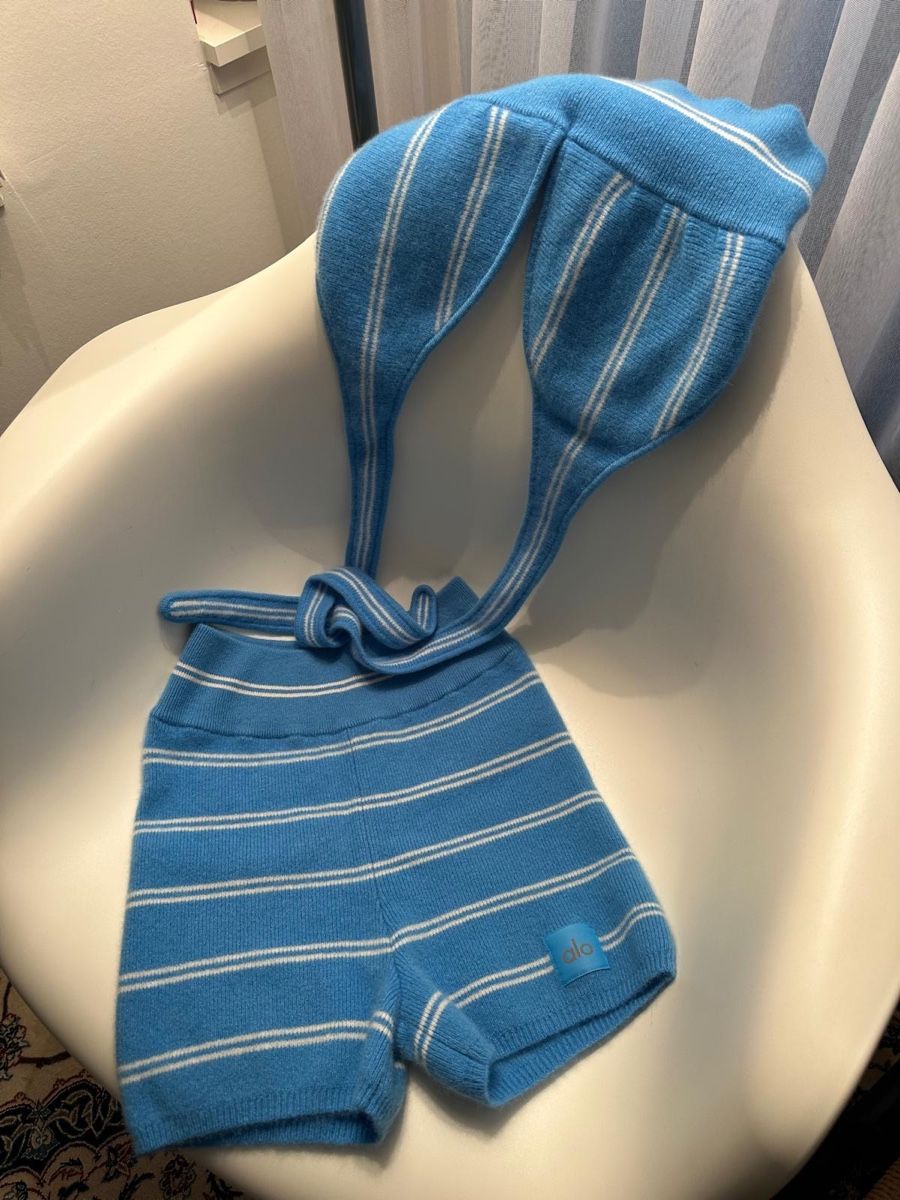 Alo Yoga Lotti di vestiti: Alo Yoga Set – Nuovo (secondo la descrizione) da Binningen venduto da Yuliya15
