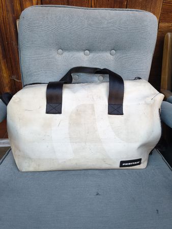 FREITAG SPORTTASCHE uni weiss LOIS