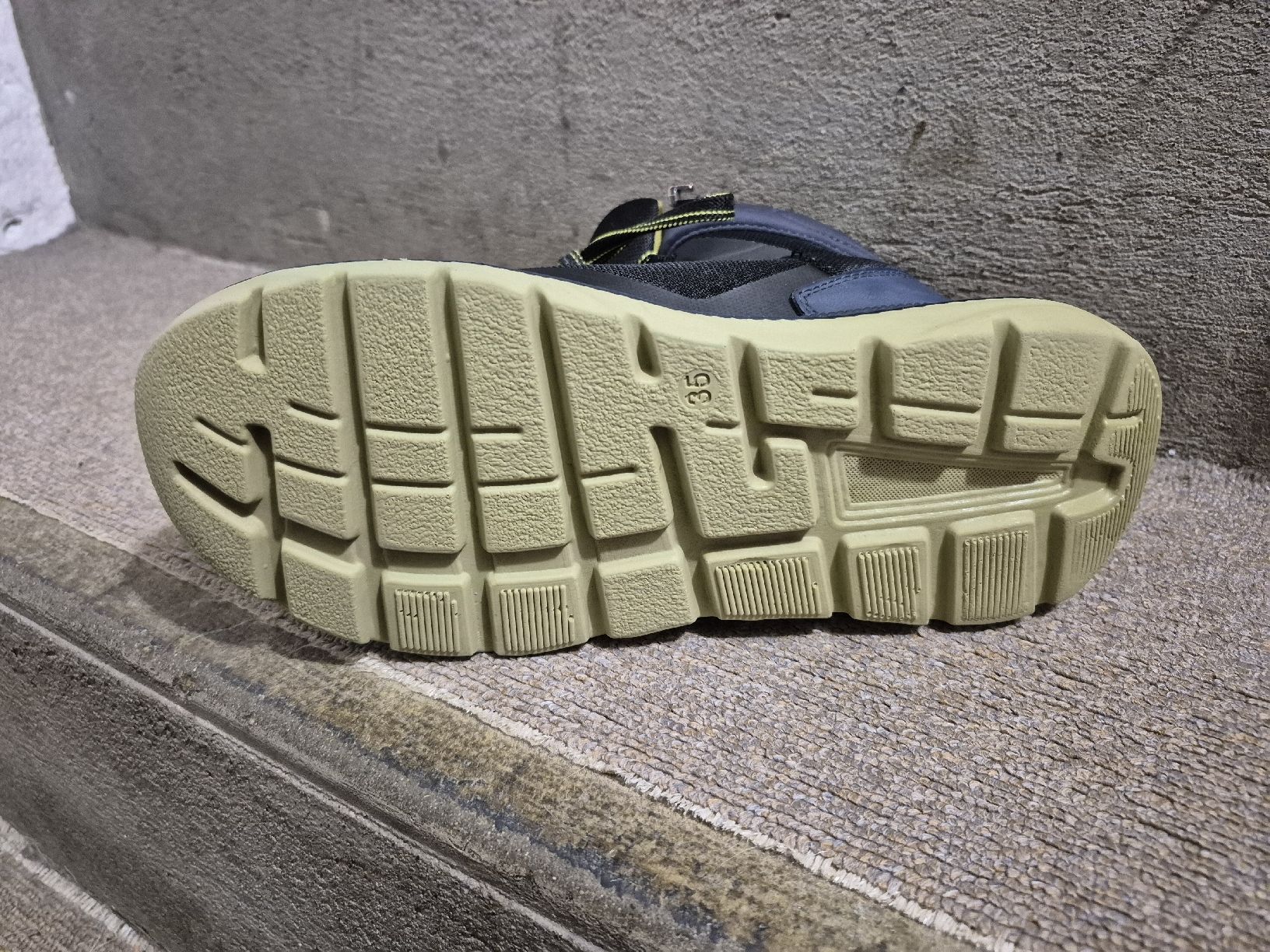 Schuhe für Jungen: Winterschuhe  – Gebraucht aus Winterthur von Lumi11 2