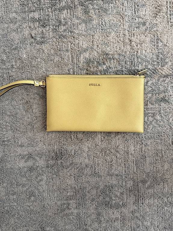 Furla Taschen für Damen: Furla Leder Clutch Gelb  Original – Gebraucht aus Lausen von nat_hbt6