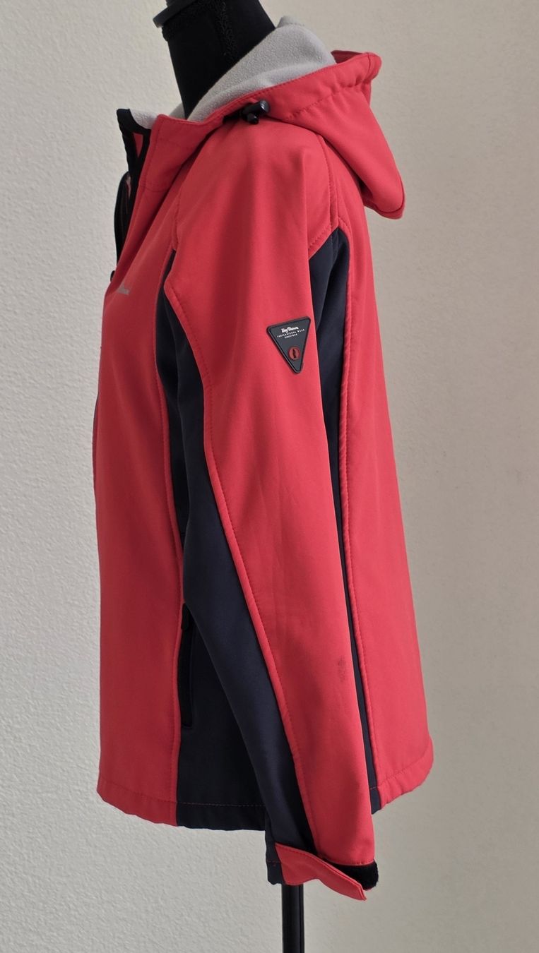 Vestes: Tony Brown Softshelljacke rot/dunkelblau Grösse 38  – D'occasion à Rheinsulz par Gilea 2