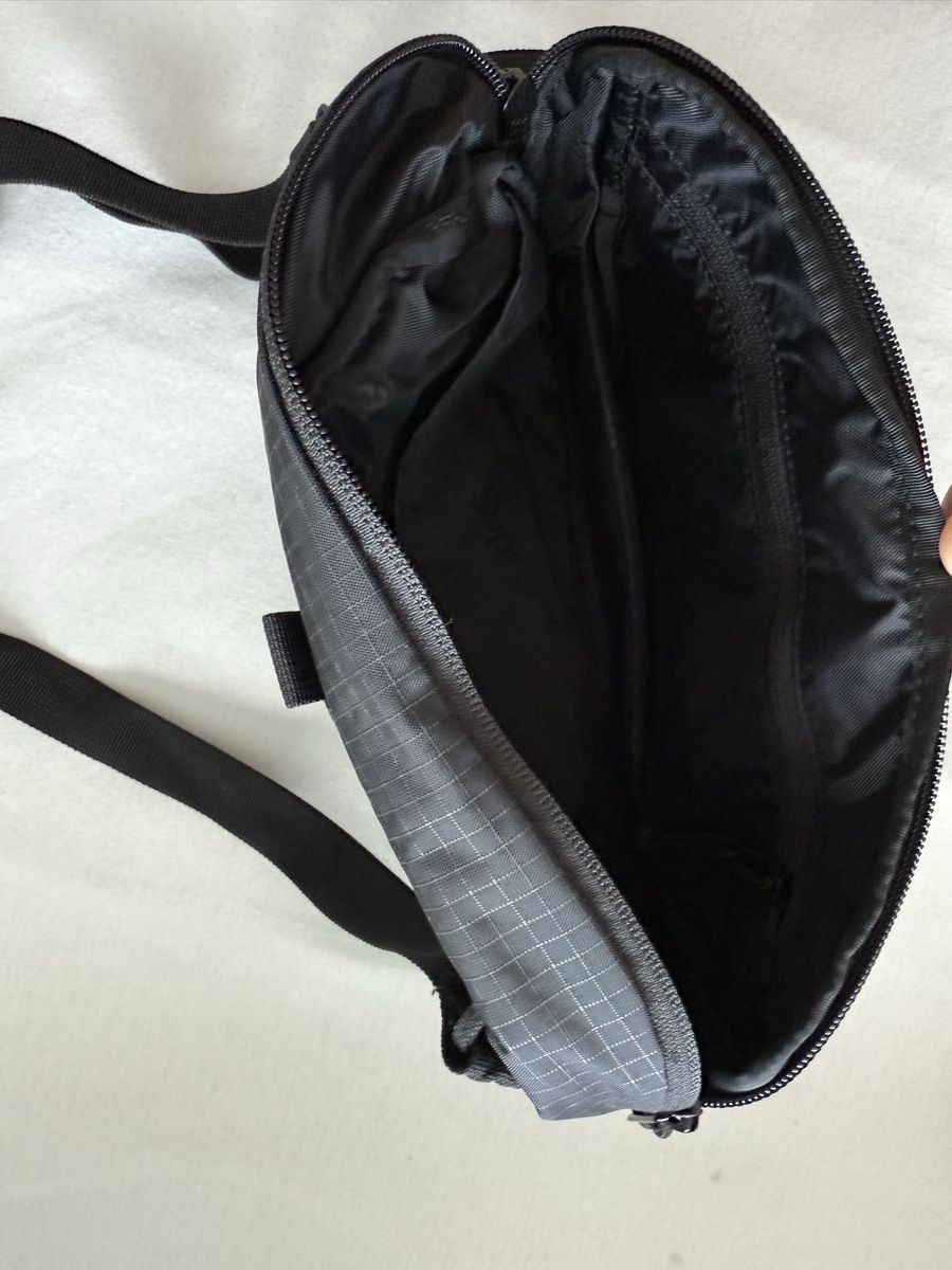 Supreme Borse: Supreme Bauchtasche – Nuovo (secondo la descrizione) da Altstätten SG venduto da noa_cg9g 2