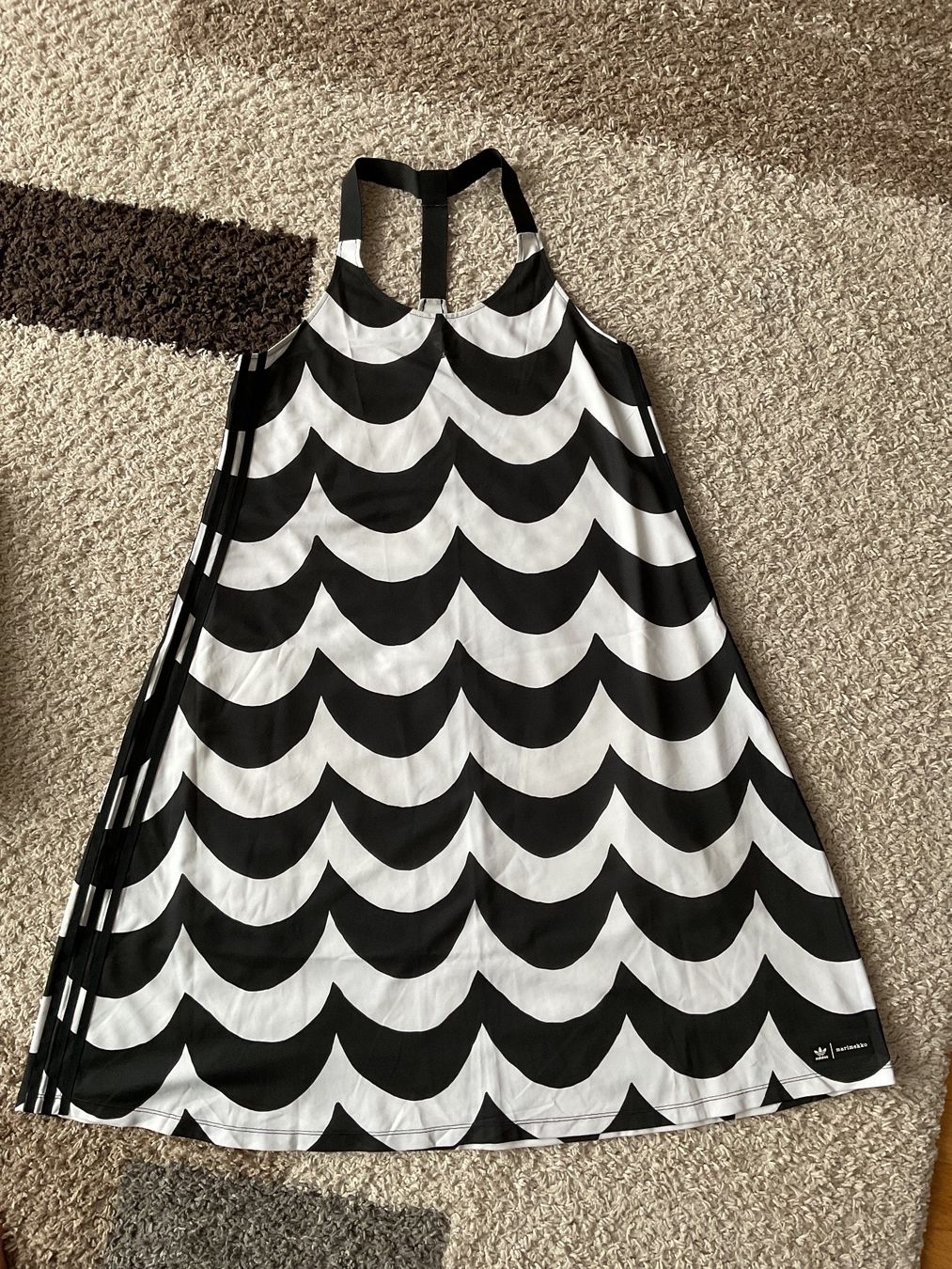 Marimekko Vestiti: Adidas x Marimekko Kleid – Nuovo (secondo la descrizione) da Zufikon venduto da mjohannah