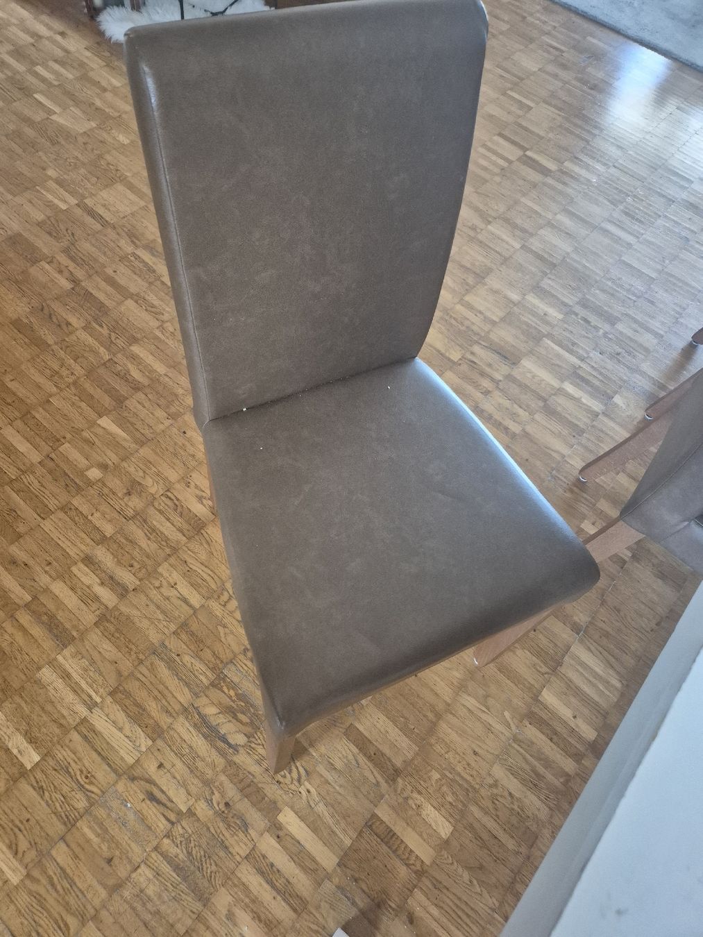 Set de table et chaises: Esstisch mit 6 stuhle – D'occasion à Bürglen TG par Pluto1986 1