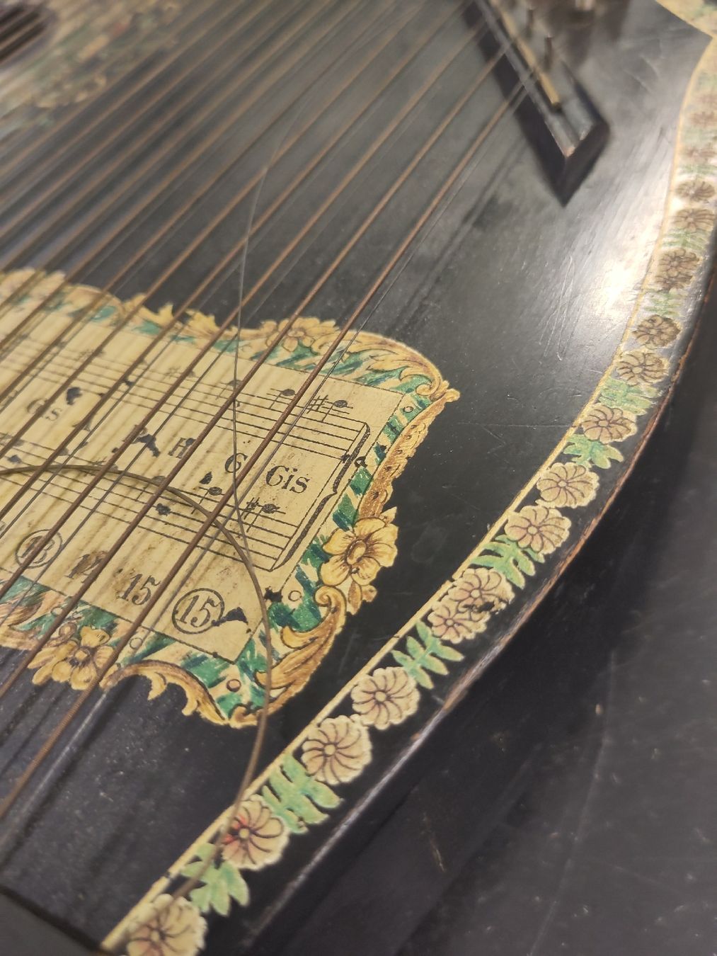 Strumenti musicali: Antiker Zither Helvetia – Usato da Pratteln venduto da Cartonsducoeur_bl 5