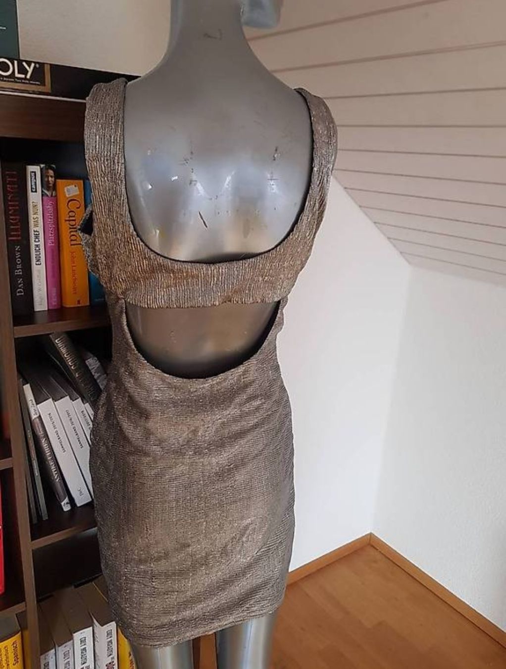Kleider: NEUE Silbernes Abendkleid – Neu und originalverpackt aus Hellbühl von d.d.d.125 4