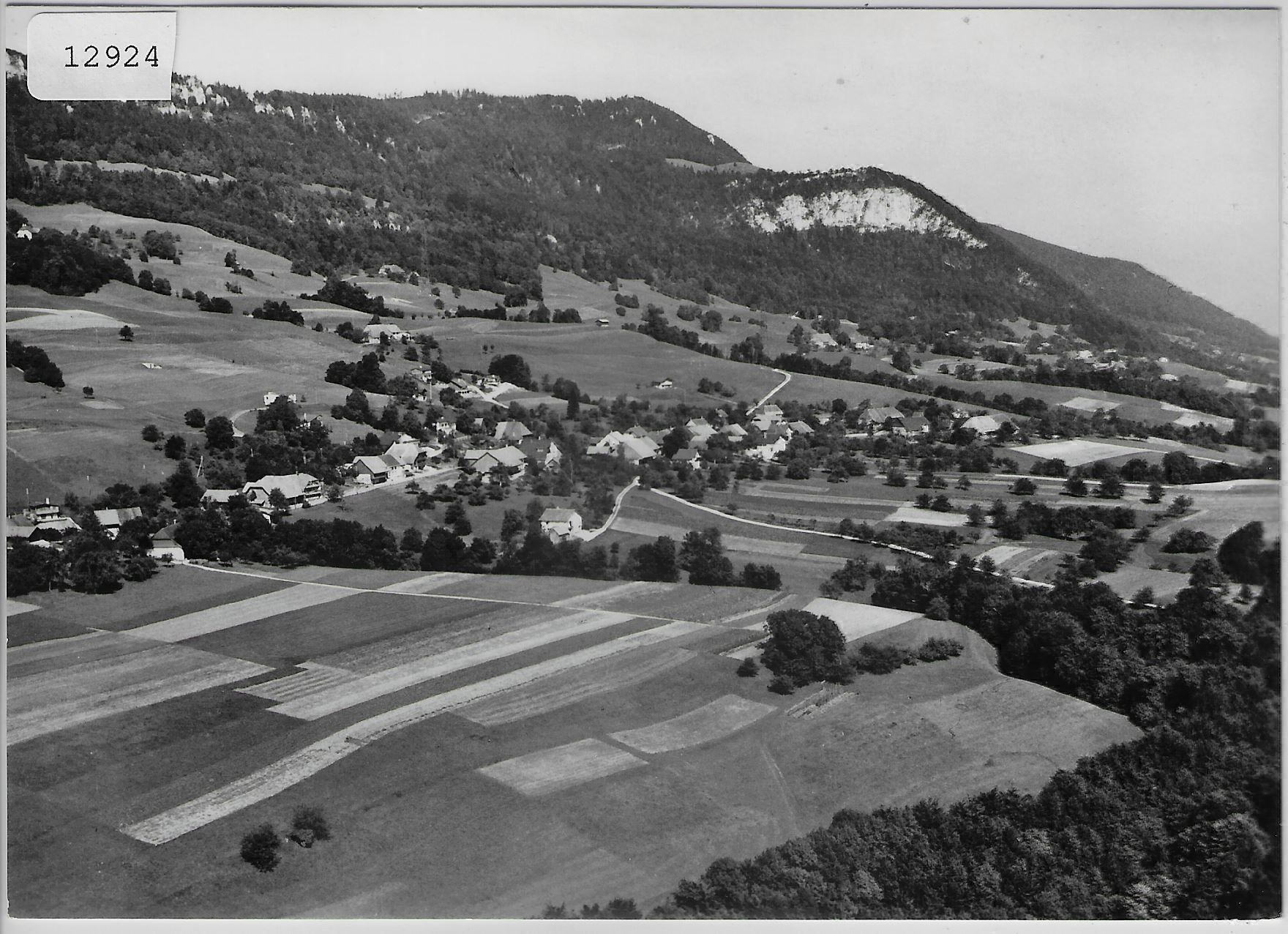 Cartoline postali: Flugaufnahme Farnern BE – Antico da Ettingen venduto da Kartenplanet