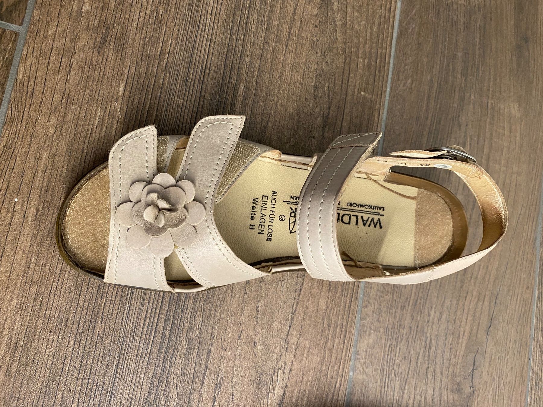 Scarpe da donna: Waldläufer Sandalen mit Blumen beige Gr. 38 – Usato da Pratteln venduto da a23_j2gs 4