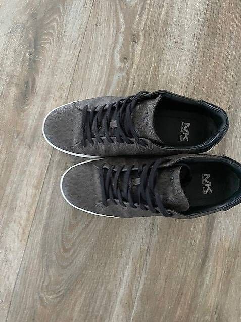 Herrenschuhe: Chaussure Michael Kors taille 44 – Gebraucht aus Vaulruz von Marmari1