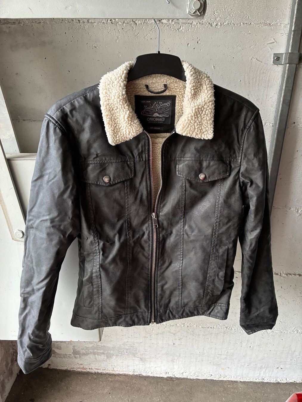 Giacche: Kunstlederjacke grau – Usato da Emmenbrücke venduto da nne_hm9j