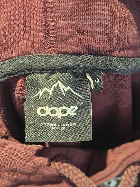 Maglioni & Felpe: Dope Snow Hoodie Grösse L – Usato da Embrach venduto da pet_vm5r 2
