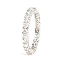 0.84ct. Voll-Alliancering, Weissgold: 28 Brillanten, 3.200,-