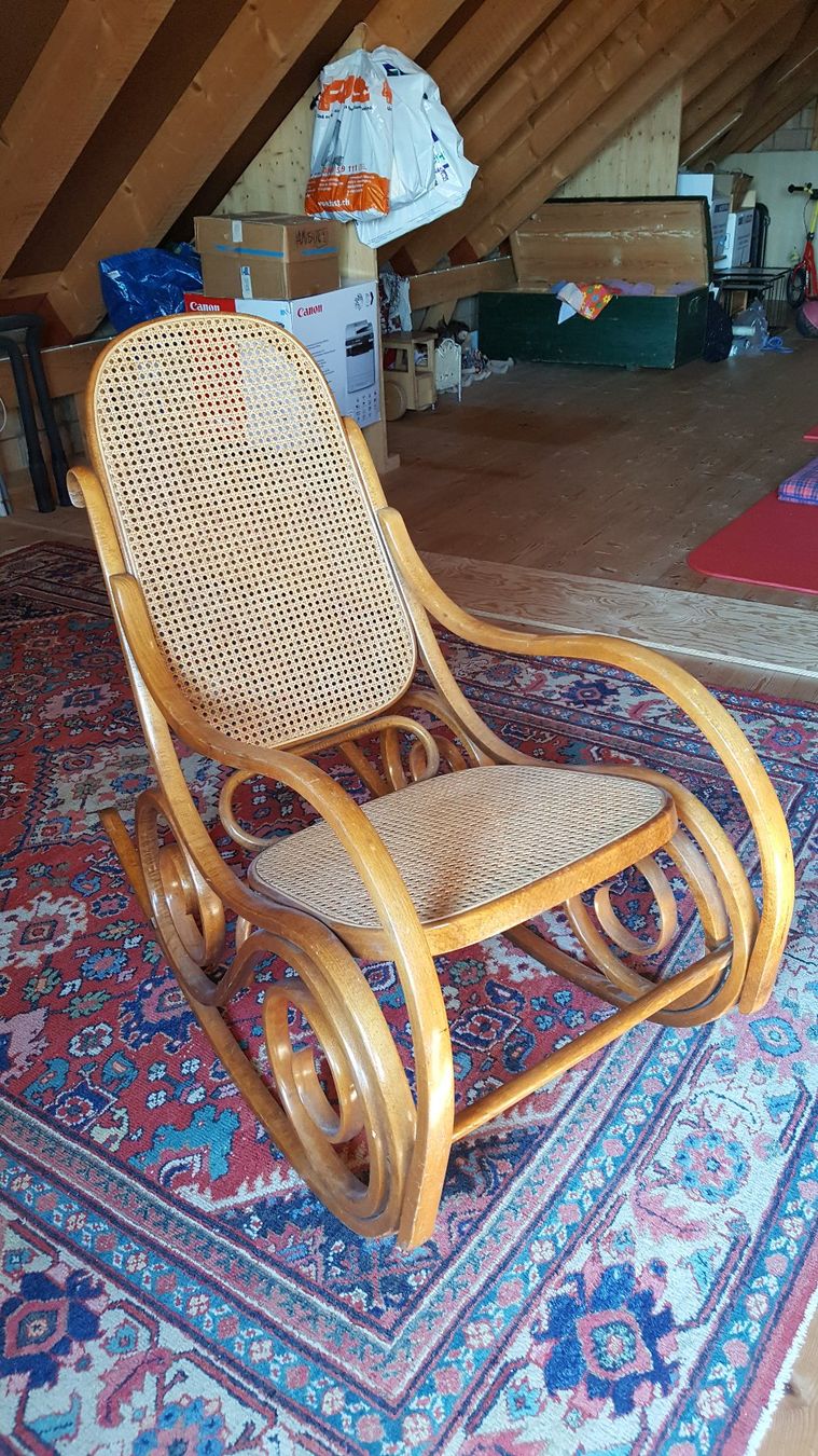 Sedie: Schaukelstuhl Holz – Usato da Sins venduto da Sorte