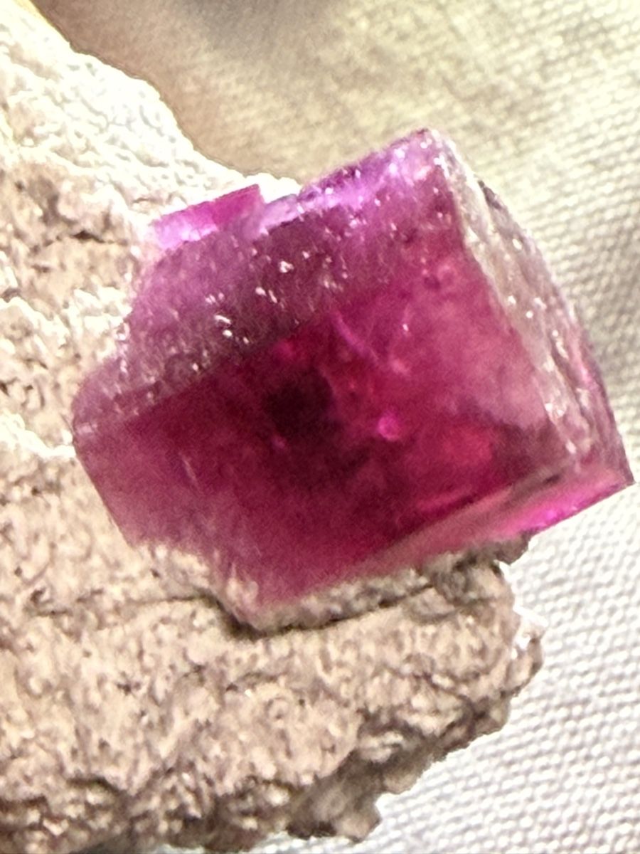 Minerali & Pietre curative: Bexbite Red Beryll in Matrix Rarität  – Nuovo (secondo la descrizione) da Oberhof venduto da RealStone 1