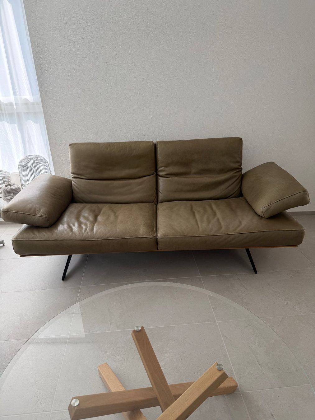 Divani: Leder-Garnitur DSIGN Fatilo (2x Sofa + Hocker) Wildeiche – Usato da Aarau Rohr venduto da HappyKoala 3