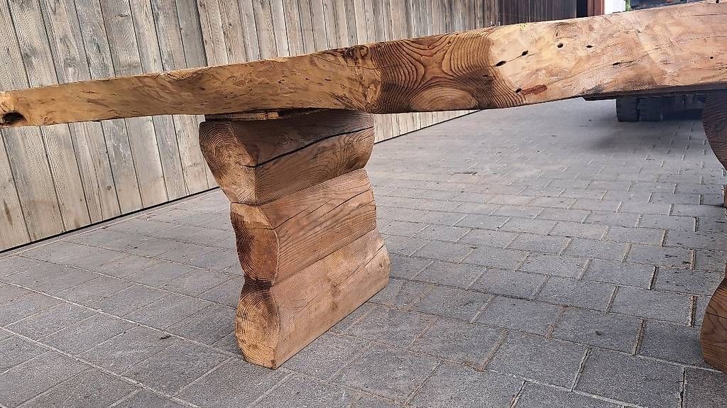 Set de table et chaises: Holzecktisch-Bankgarnitur rustikal – D'occasion à Häuslenen par Huberforst 1