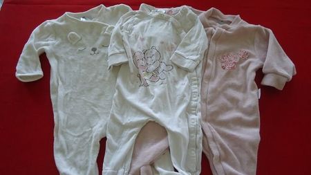3er Pack Baby-Schlafanzüge, Grösse 62/68 Top Zustand