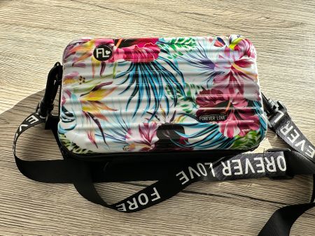 Tasche Forever Love Blumenmuster gebraucht guter Zustand