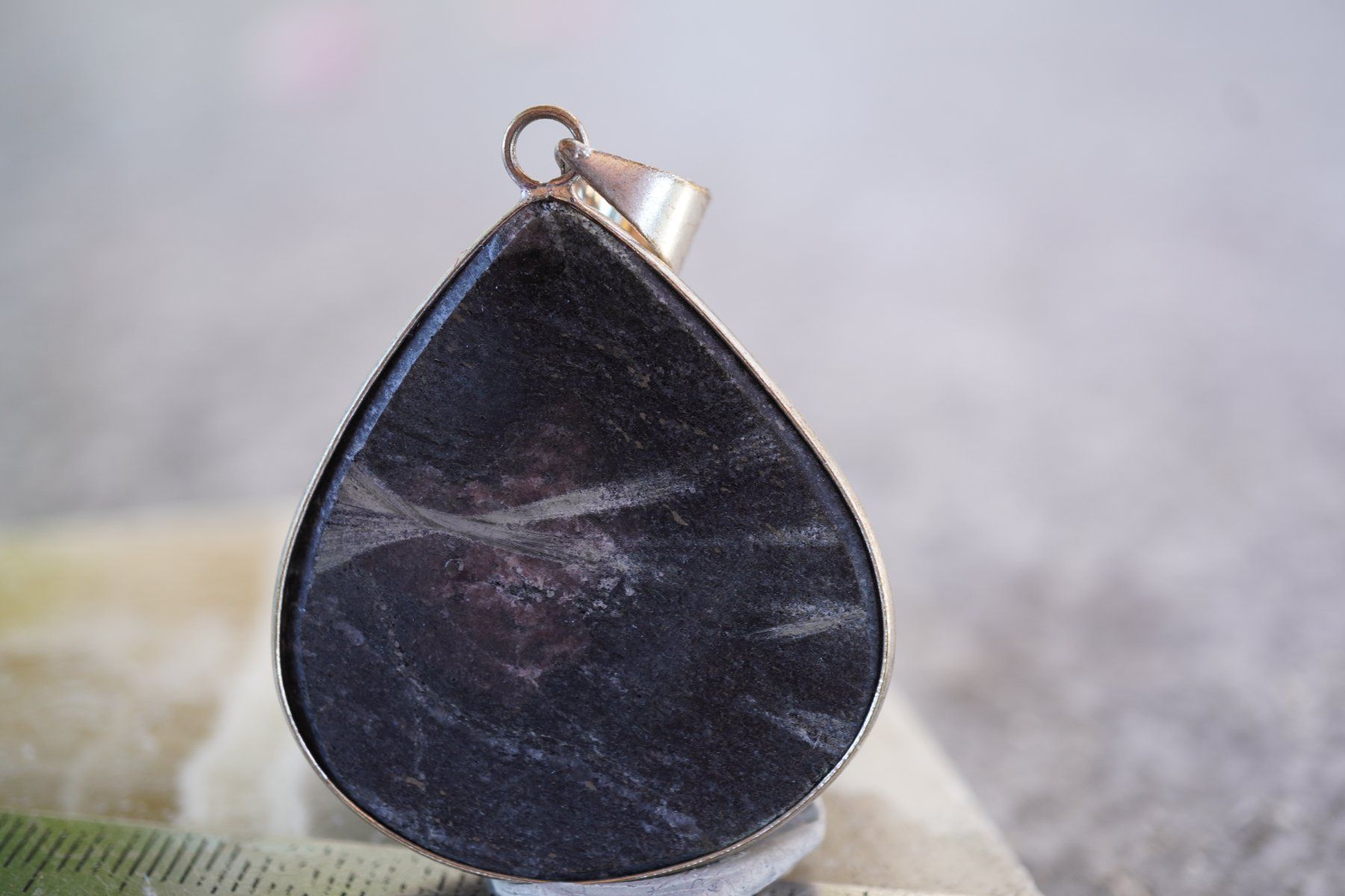 Ciondoli: Granat in Matrix        Anhänger  Räumung – Nuovo e nell'imballaggio originale da Eschenbach SG venduto da topstone 5