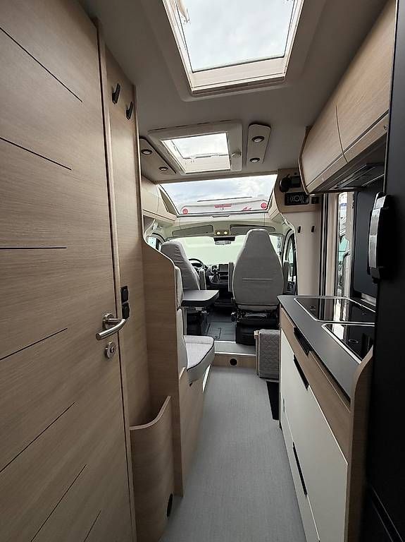 Veicoli da campeggio: Rapido COMPACT C55 Night Edition – Usato da Langenthal venduto da Reisemobil01 3