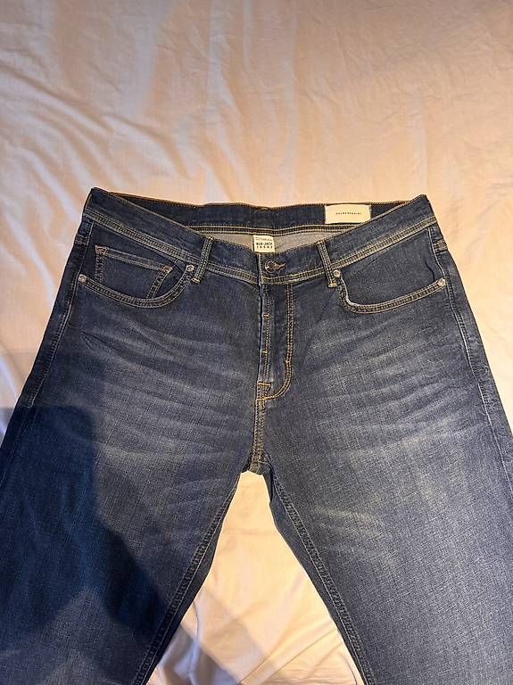 Jeans: Blaue Jeans Baldessarini  – Usato da Regensdorf venduto da Jazmyn307 1