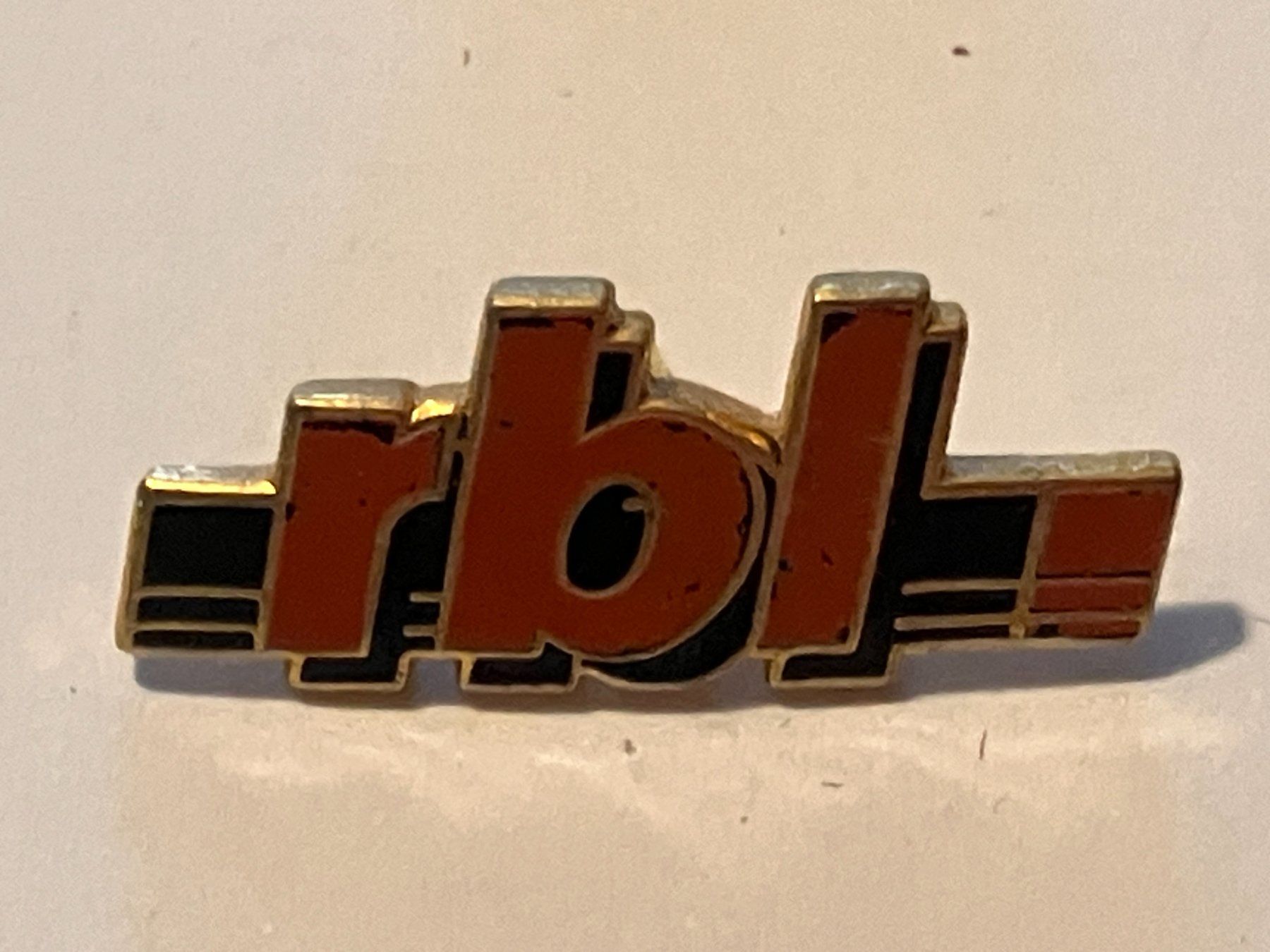 Placchette & Badge: 1 Pin RBL – Usato da Basel venduto da djwwpp