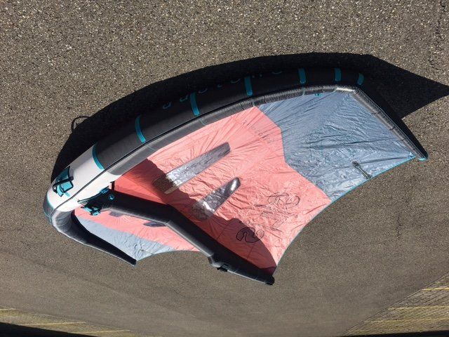 Duotone Surfen: Duotone Slick SLS 5.5m Wing mit Leash – Gebraucht aus Sarnen von MNI01 9