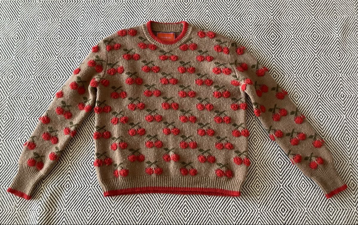 Pullover & Sweatshirts: LA DOUBLEJ  Kamelroter Kirschpullover Gr. S eher grösser – Gebraucht aus Weiningen ZH von moon-55