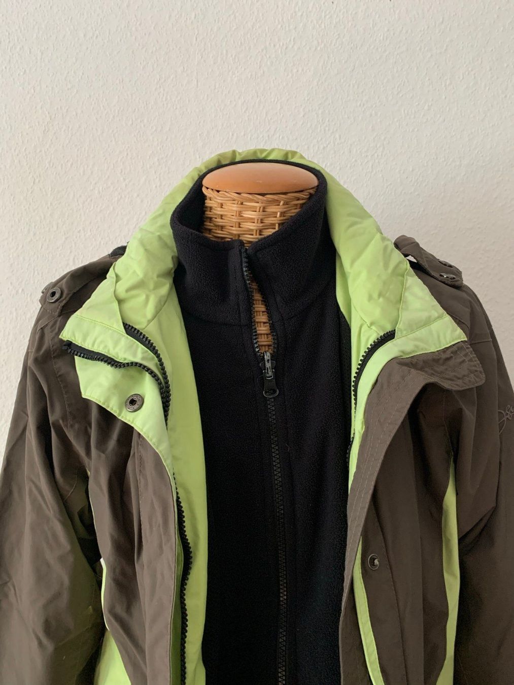 Jacken: IGUANA - Jacke mit integriertem Fleece 40 – Gebraucht aus Zürich von Diazaio 1