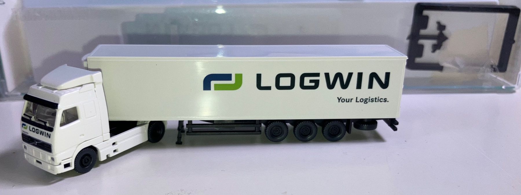 Modellini di ferrovie: LKW LOGWIN NEU MIT OVP – Nuovo e nell'imballaggio originale da Dompierre VD venduto da imm_9cjt 1