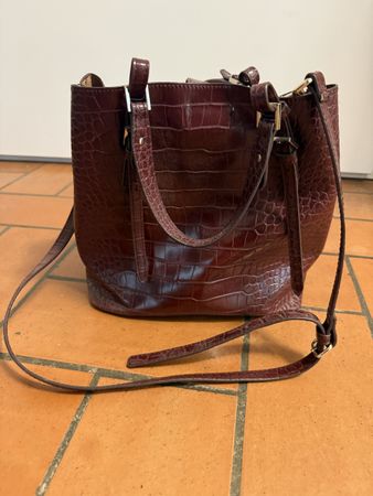 Handtasche Kroko Optik Leder Dunkelrot Schultertasche Neuwer