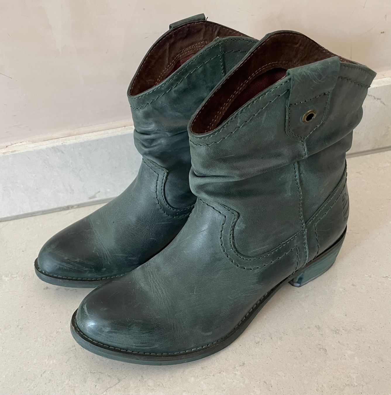 Chaussures femmes: Stivaletti in pelle – D'occasion à Castel San Pietro par Moregi