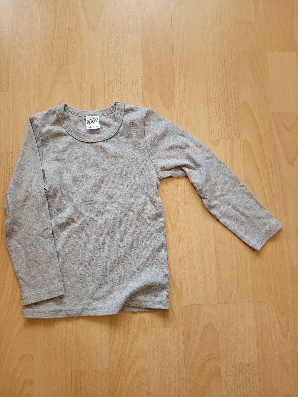 Maglioni & Felpe: Pullover gr. 98/104 – Usato da Inwil venduto da Flower2325