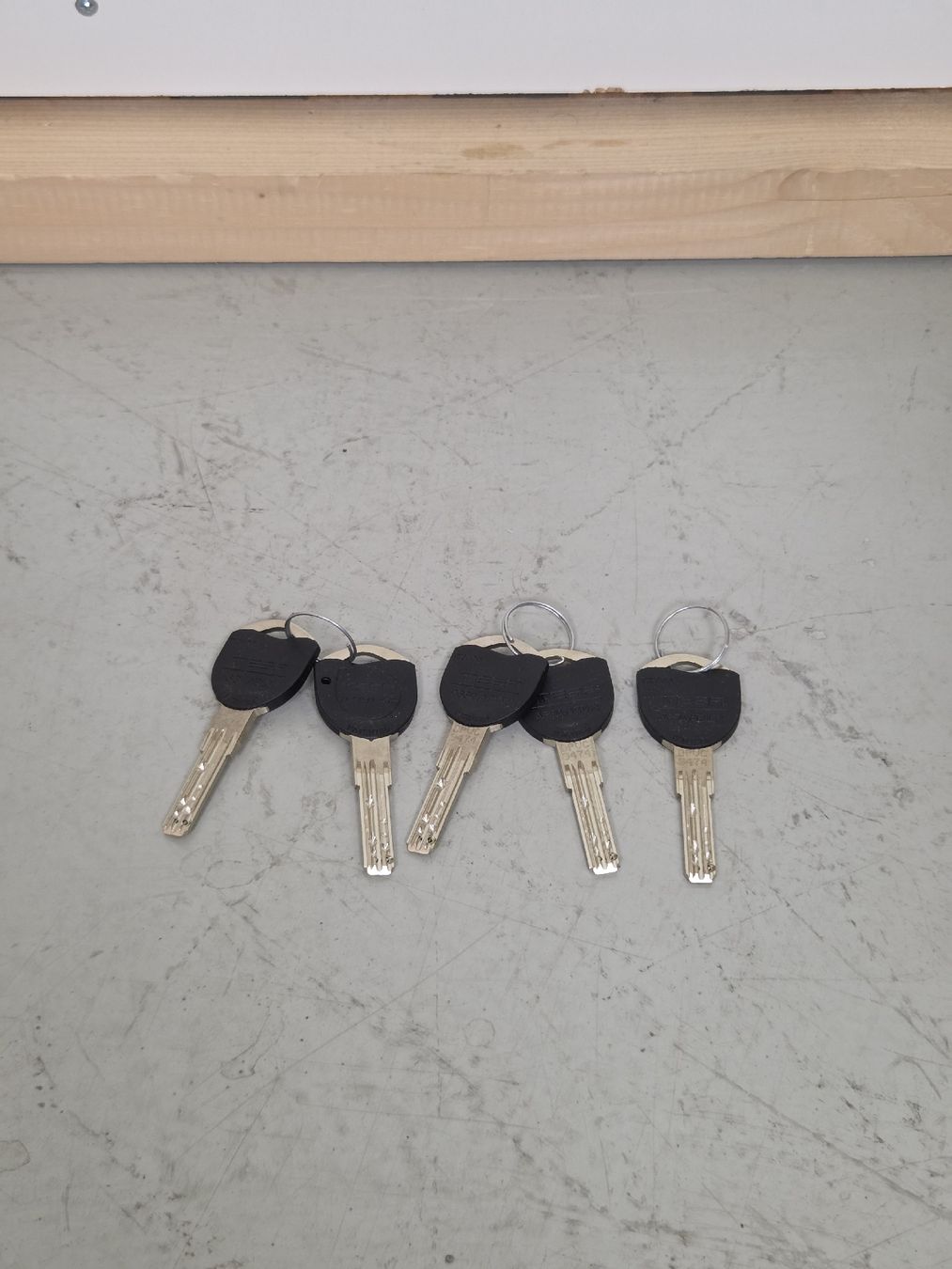 Cilindri per serratura: TESA ASSA ABLOY TK100 Sicherheitszylinder – Nuovo (secondo la descrizione) da Cham venduto da _DealFactory_ 4