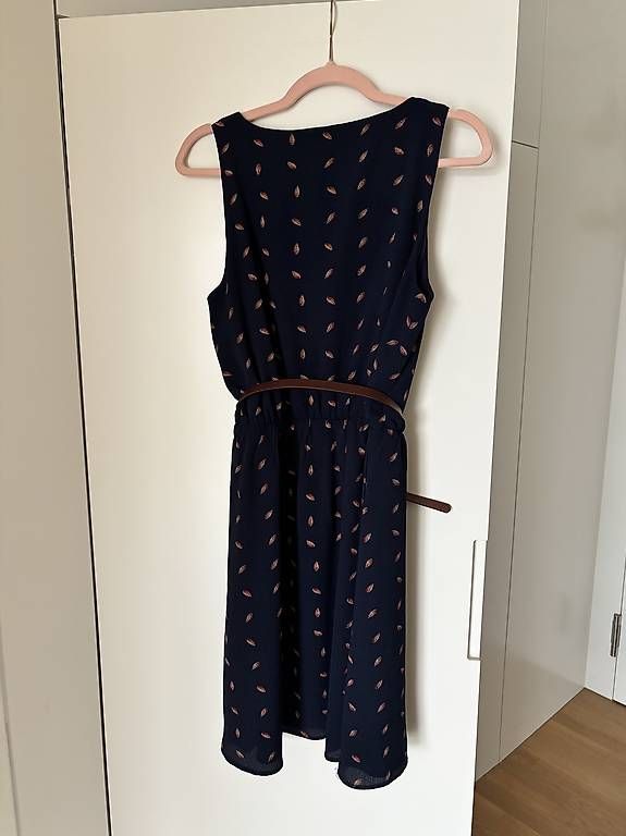 Vestiti: Kleid About You, dunkelblau, Gürtel, Gr.38 – Usato da Horgen venduto da sab_kp8l 1