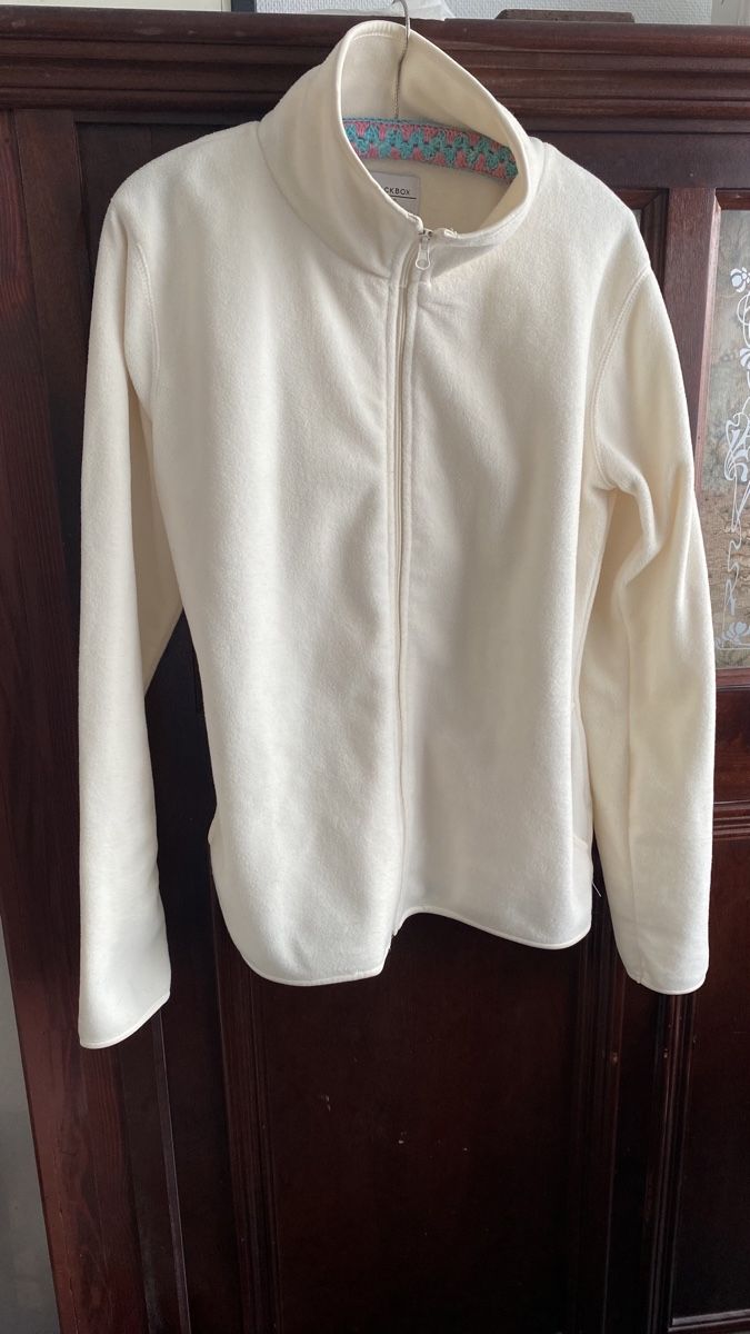 Jacken: Fleecejacke Jacke – Gebraucht aus Obfelden von tan_9lj9