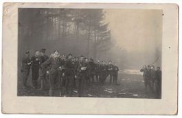 Soldaten üben mit Gasmasken, gelaufen 1919
