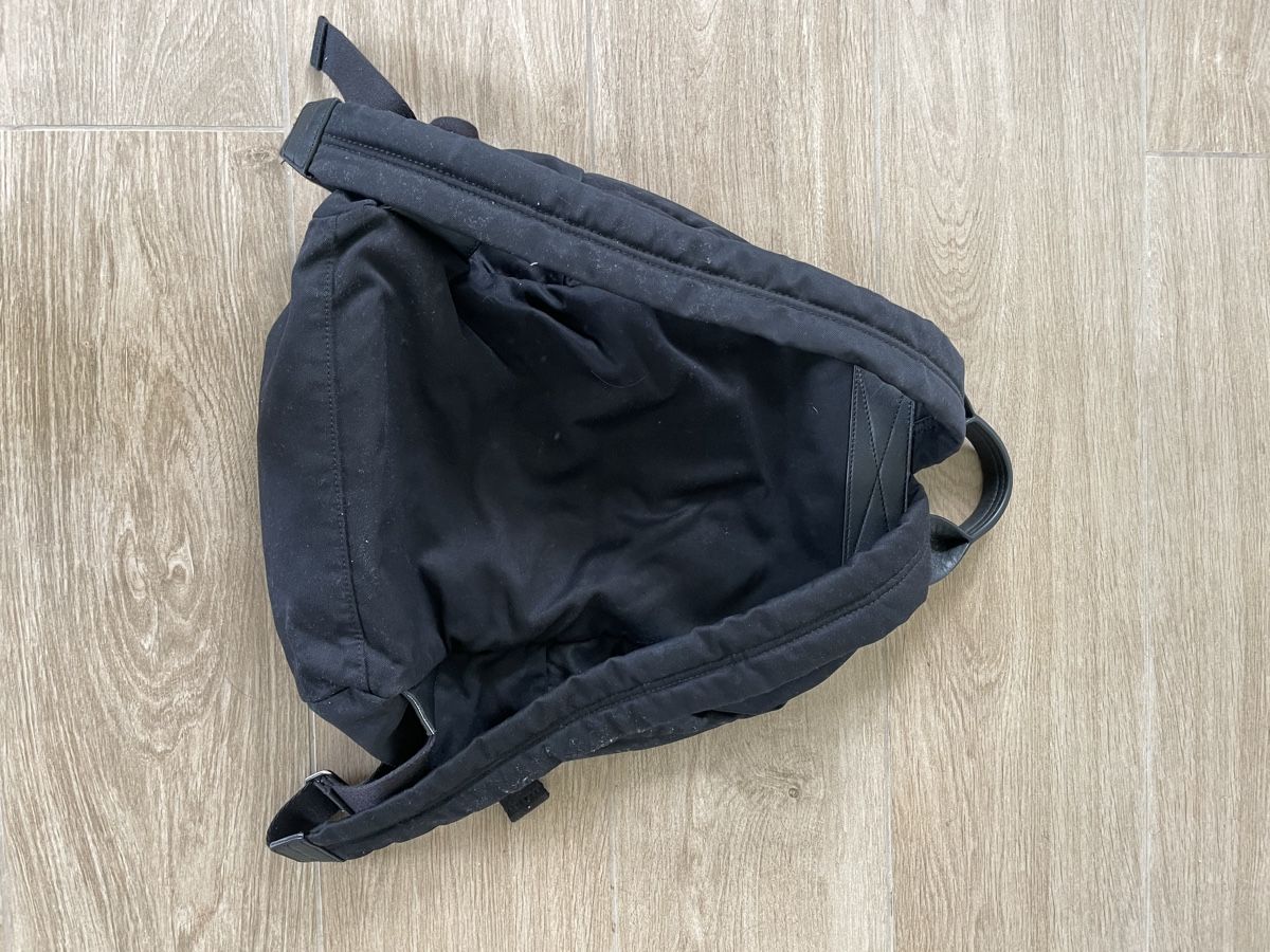 Zaini: Alexander McQueen Black Backpack Bag with Patches – Usato da St. Gallen venduto da sgs_y5j7 1