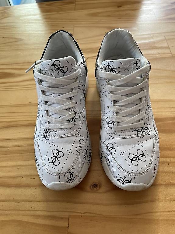 Chaussures femmes: guess turschschuhe  – D'occasion à Adligenswil par balboa5 2