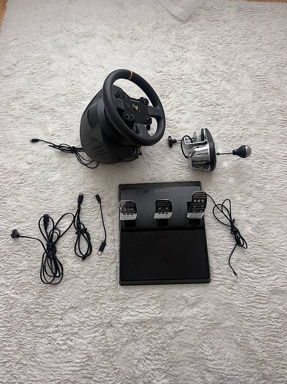 Spiele: Thrustmaster TX Racing Wheel mit TH8A schalthebel – Gebraucht aus Hüttlingen von Noehollenstein