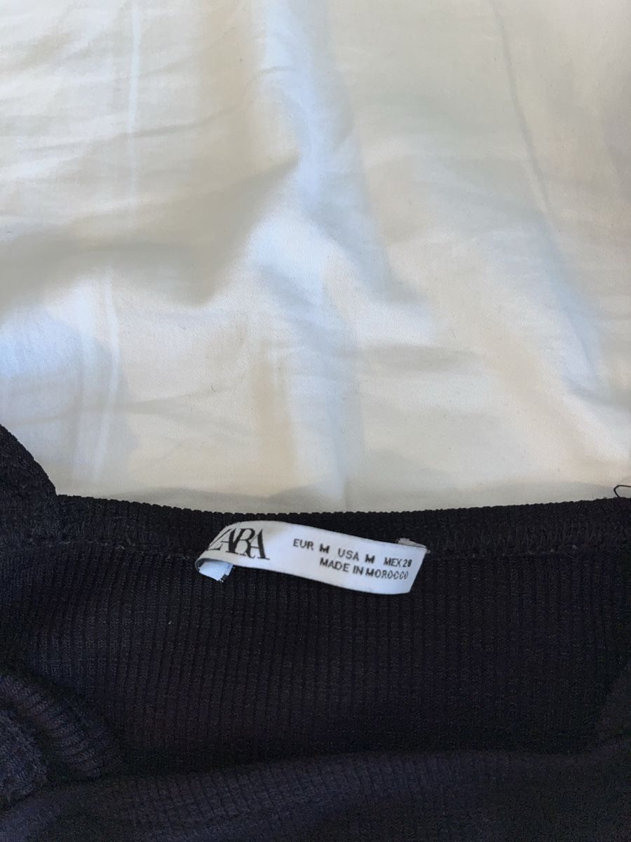 Zara Top: Zara black top – Usato da Pully venduto da ari_78pk 1