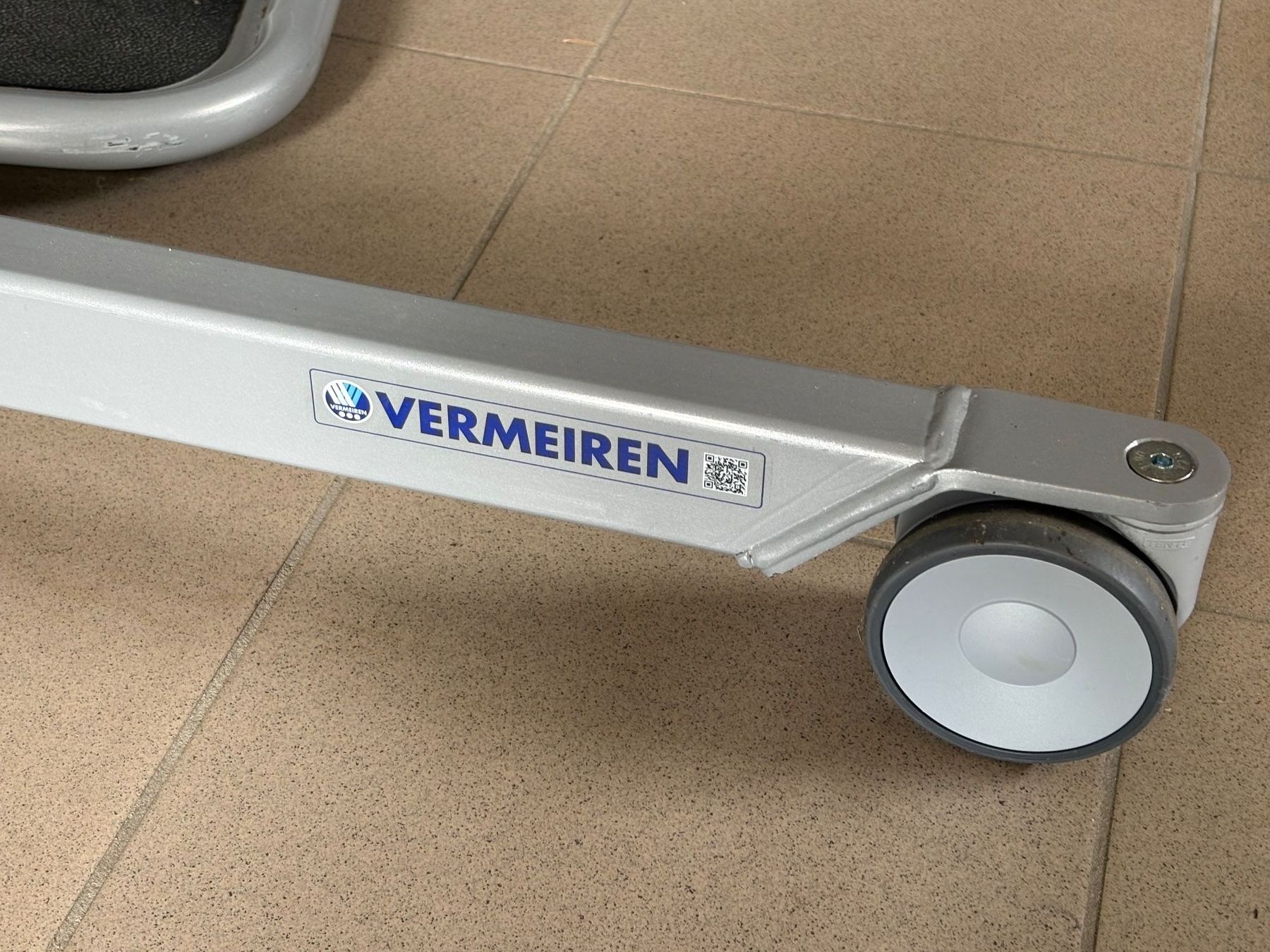 Balken: VERMEIREN Invaliden-Lift – Gebraucht aus Zuzwil SG von Zibu-3 8