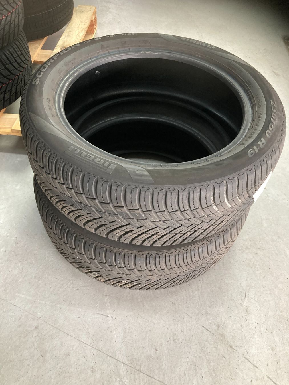 Pirelli Pneus & Kompletträder: 235/50R19 Pirelli Allseason – Gebraucht aus Cham von WB2223