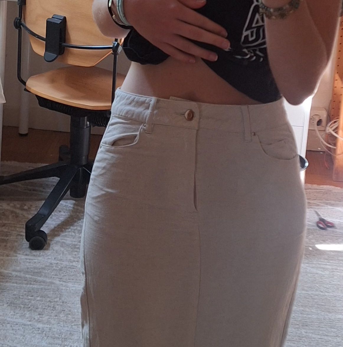 H&M Gonne: jupe longue skiny beige clair taille 34  – Nuovo (secondo la descrizione) da  venduto da  2