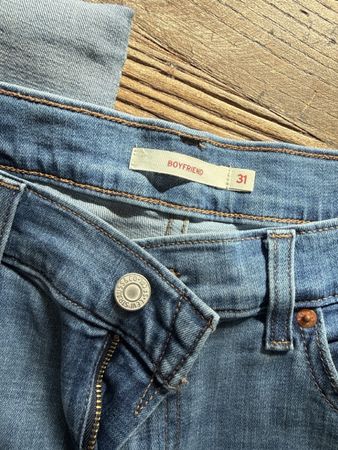 Levi’s Boyfriend Stretch Jeans Grösse 31 – Neu