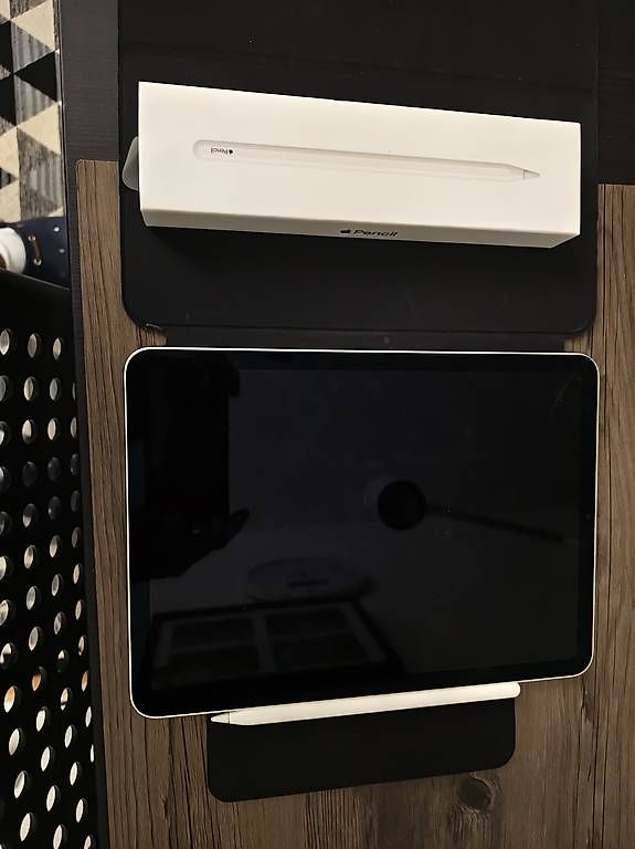 Apple Tablet PC: iPad Air 5 + Apple pencil 2 + keyboard – Gebraucht aus Locarno von gilsousa 1