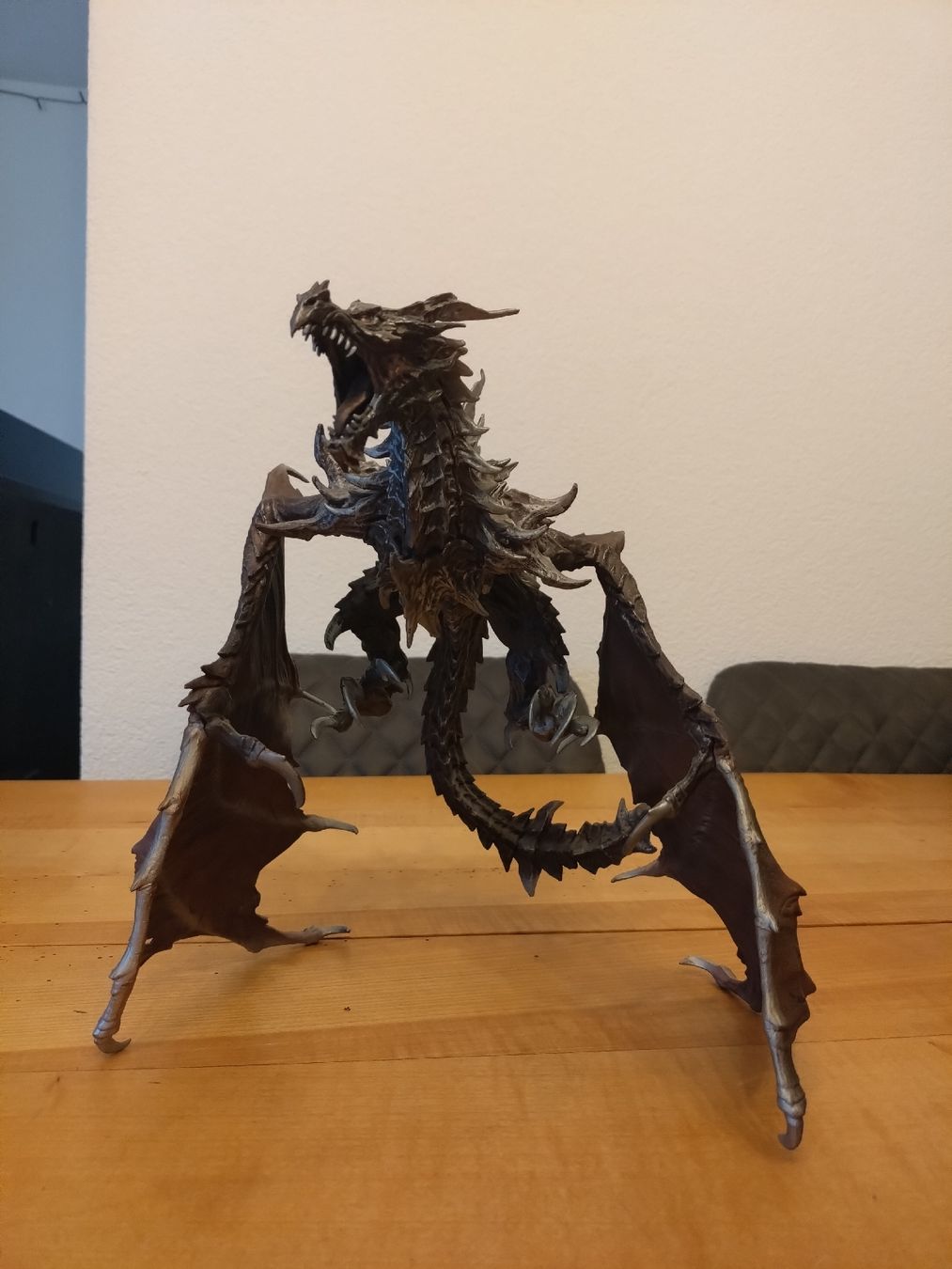 Statuette: Skyrim: Figur Alduin – Usato da Einsiedeln venduto da Warlight 1