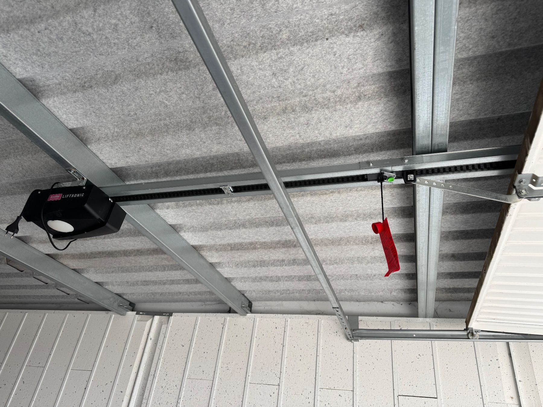 Rifugi: Fertiggarage in Stahlelement-Systembauweise – Usato da Mörschwil venduto da Y.Eberle 3