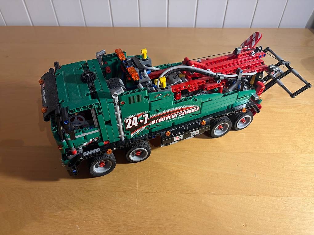 Jeux de construction: Lego Technic Abschlepptruck, 42008 – D'occasion à Flims Waldhaus par Cwi80