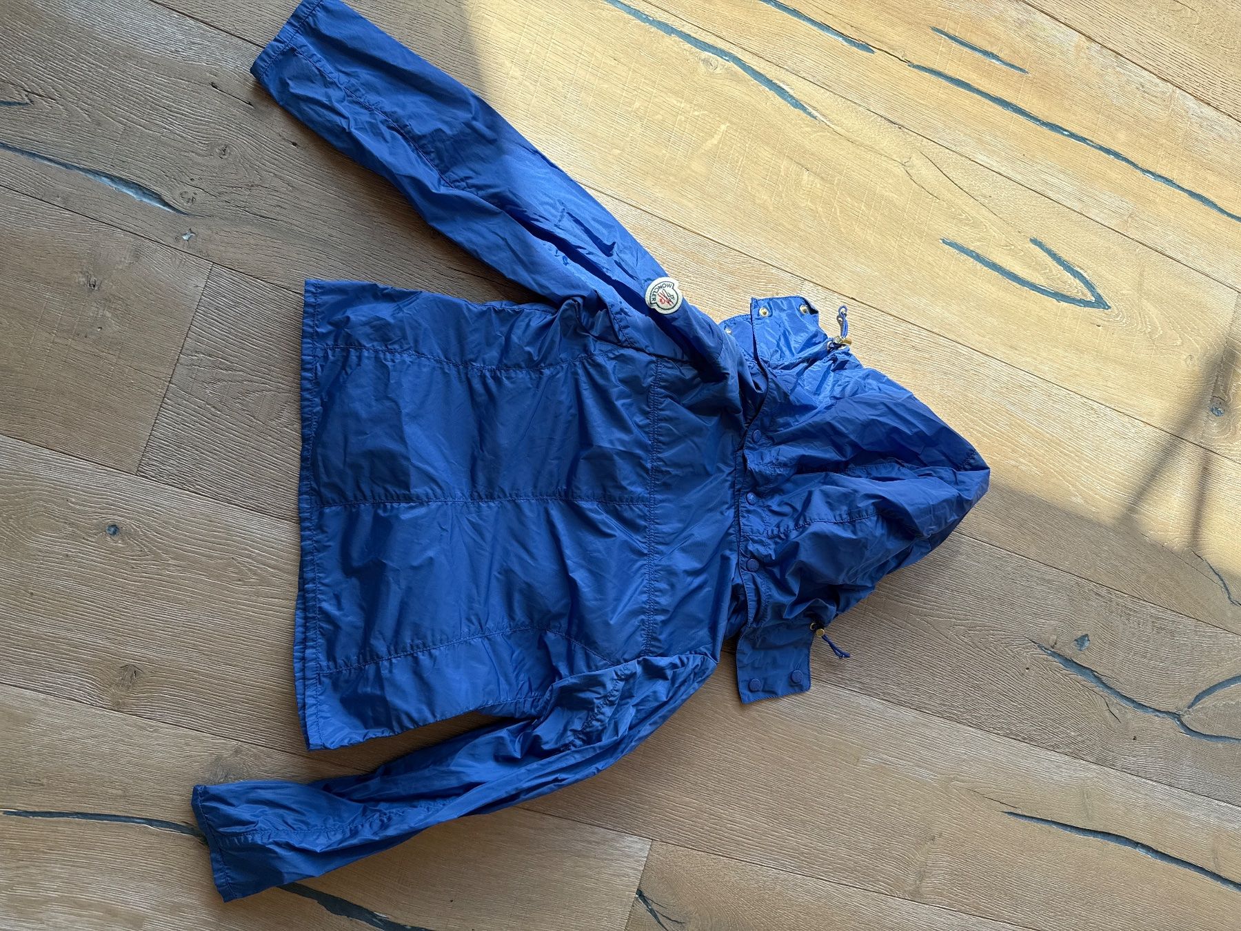 Moncler Giacche & Cappotti: Moncler Regenjacke Gr. 128 – Nuovo (secondo la descrizione) da Himmelried venduto da Dievole 3